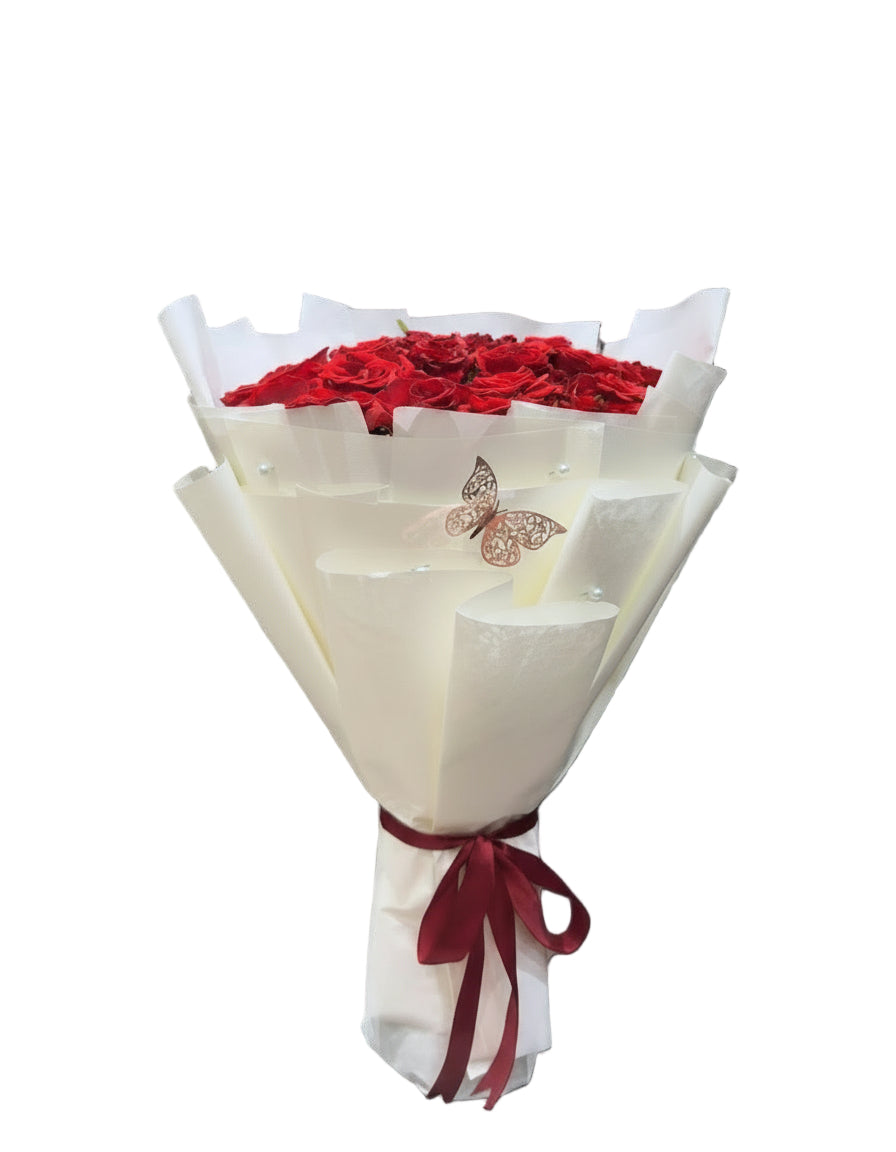 red local rosese bouquet fro wife or girlfriend, white bouquet of farmboy